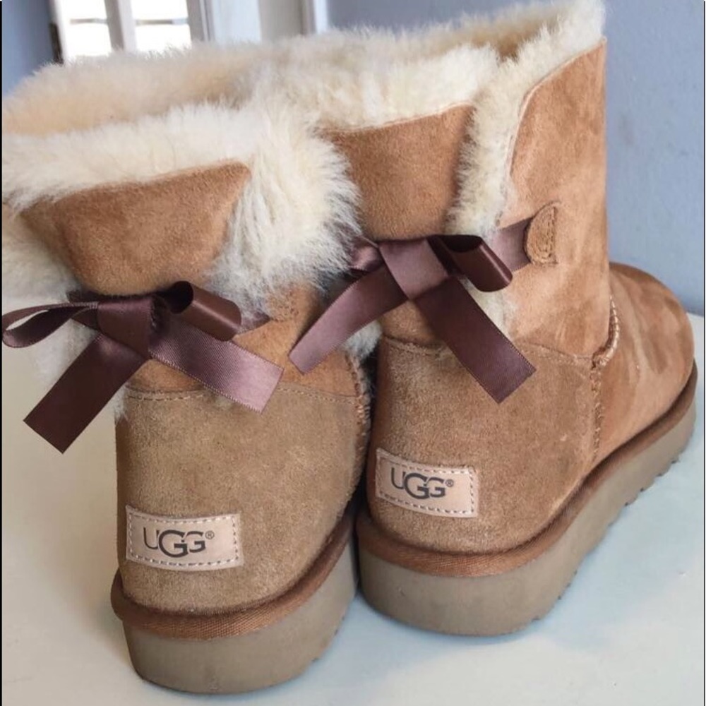 Woman’s Mini Bailey Bow Uggs